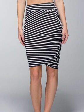 lululemon athletica Black & White Striped Asymmetrical anytime skirt